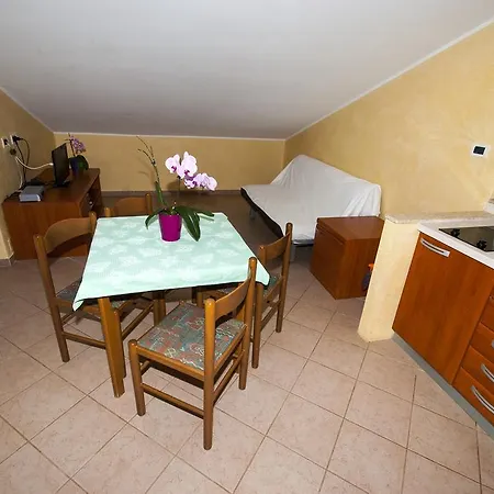 Lena Apartman *