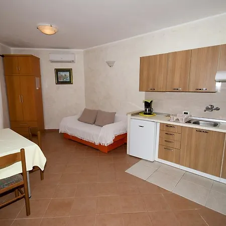 Lena Apartman *