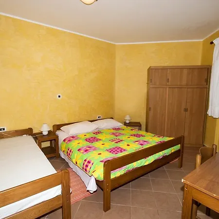 Lena Apartman *