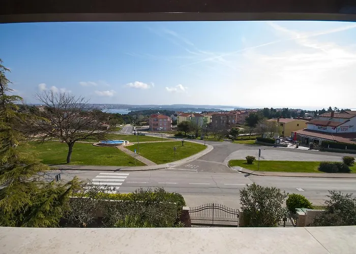 Lena Apartman