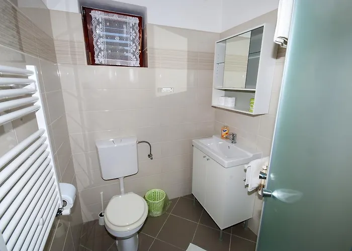 Lena Apartman *